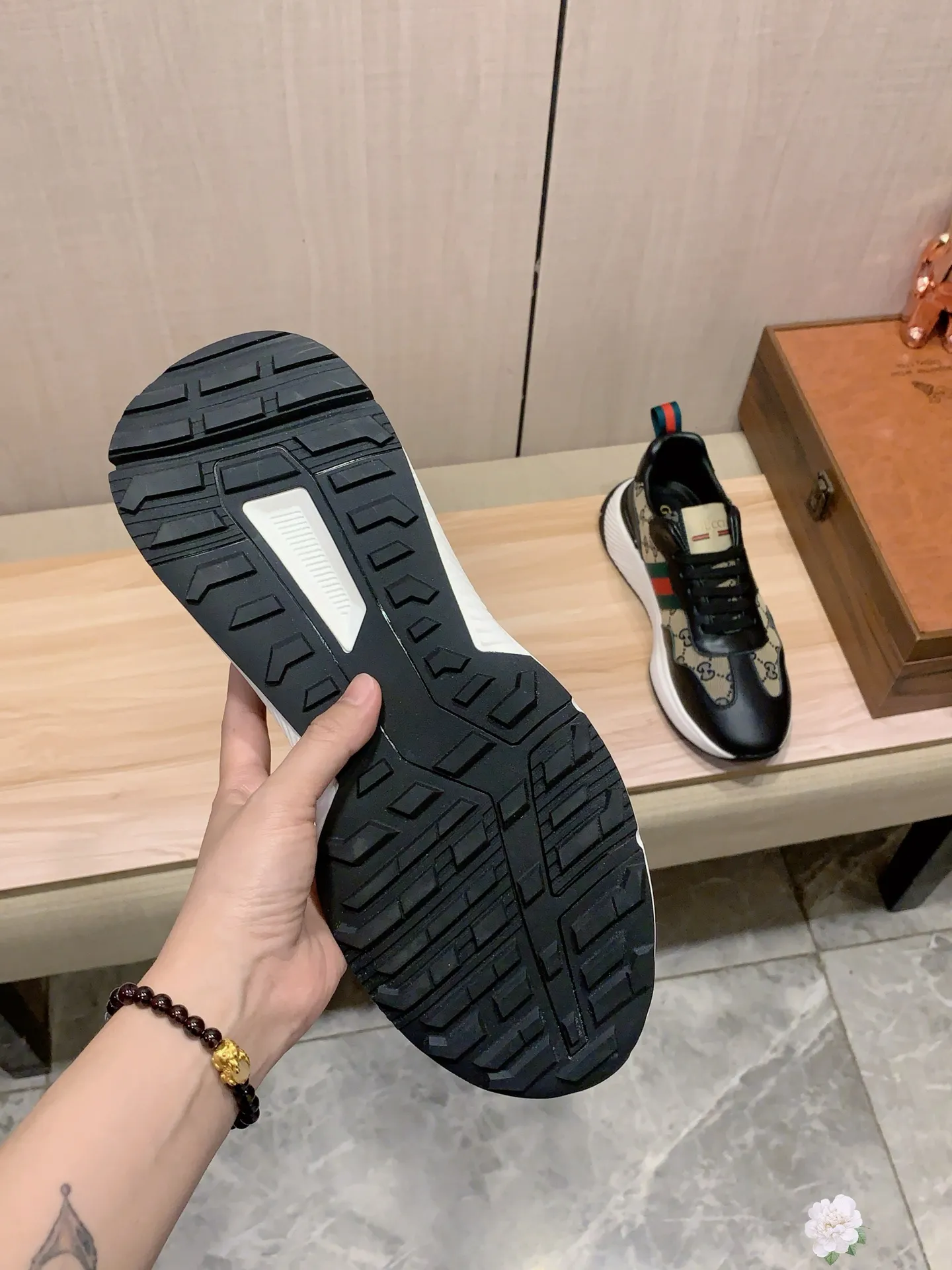 Men's men's shoes💰460💰💰🎩🎩[Lightning][Lightning] "Gucci*" The latest • popular casual shoes, top brand [seduce] luxury ~ purchasing agency, top ~ quality. [Strong] The upper is made of imported breathable cowhide with woven material ➕ breathable sheepskin feet (•) and fine workmanship. The original stylish and stylish soft rubber wear-resistant and non-slip outsole is light and comfortable on the feet. The real thing looks better when photographed. 010: Size: 38-44, 4️⃣ colors selected